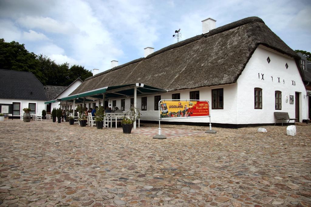 Hovborg Kro Exterior photo